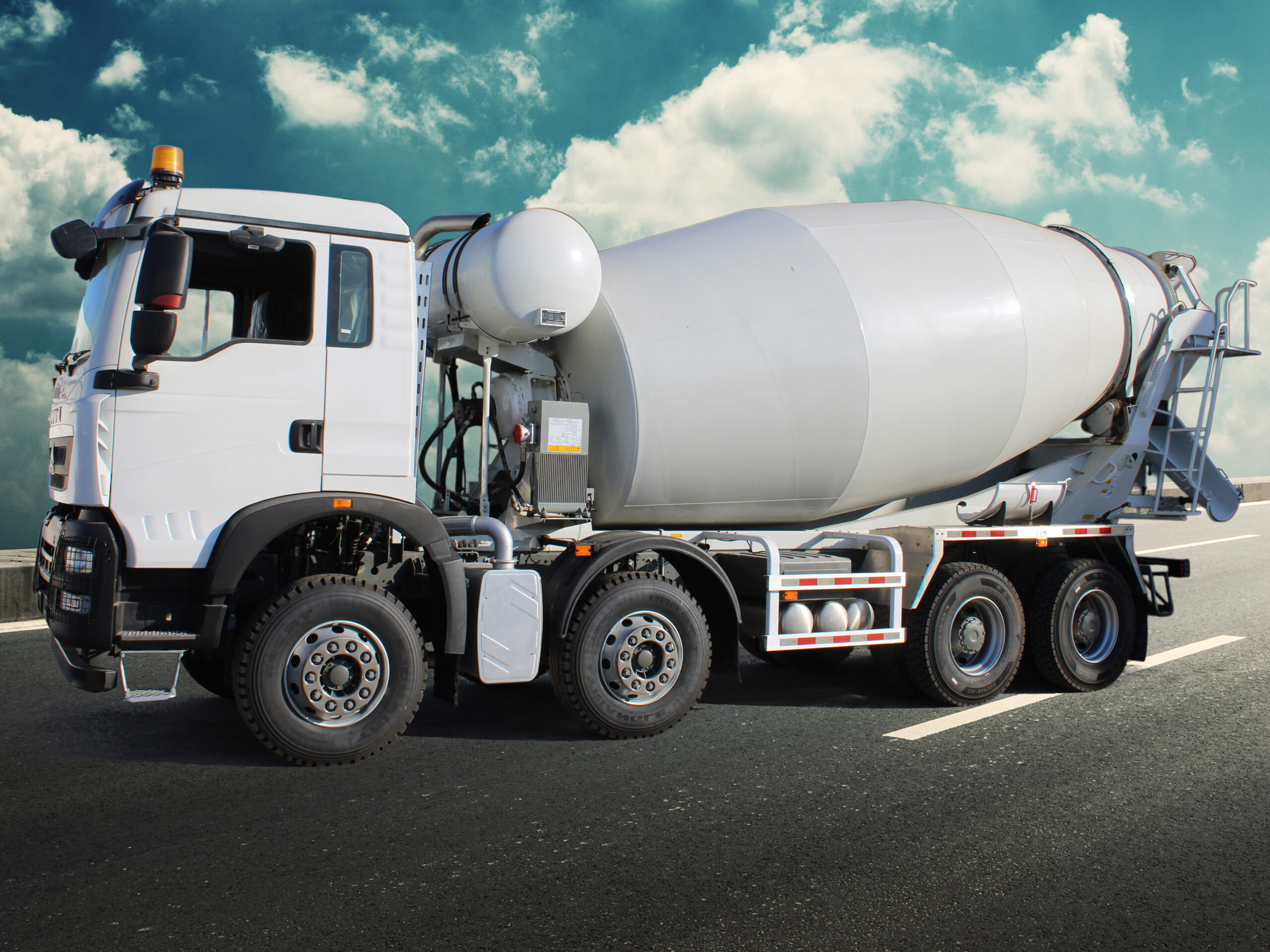 tx430-malaxeur-8x4-sinotruk (2)